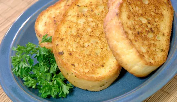 texas toast on a plate